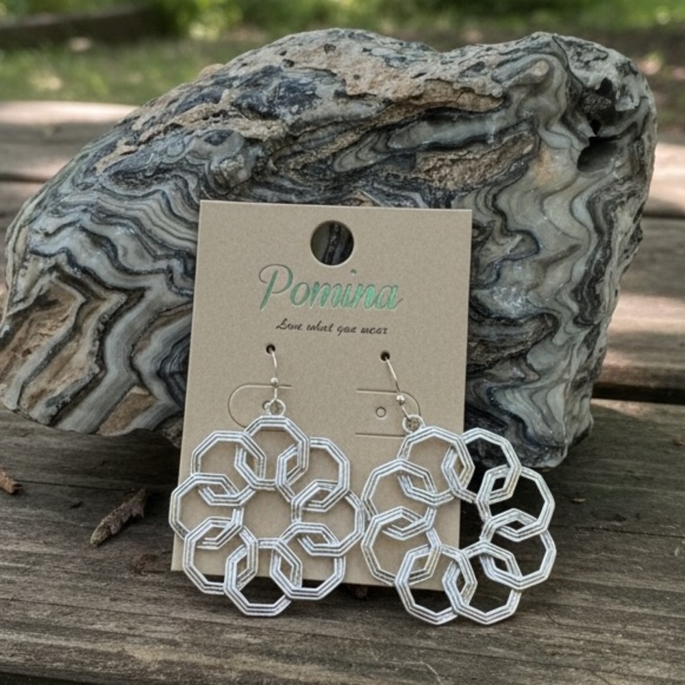 Pomina Silver Tone Geometric Floral Dangle Earrings. (BJ111)